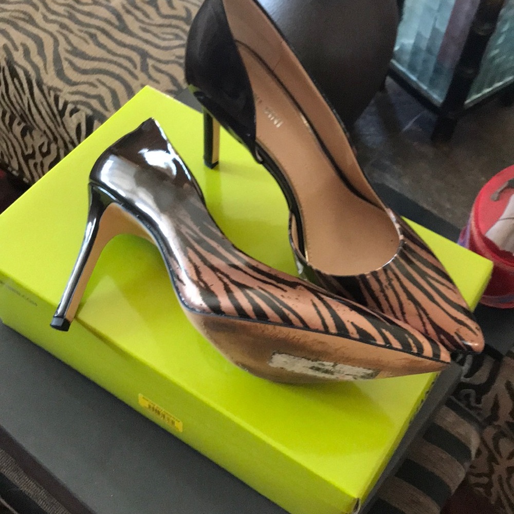 Gianni Bono Black & Brown 4” Pointed Toe Heel - Picture 3 of 7